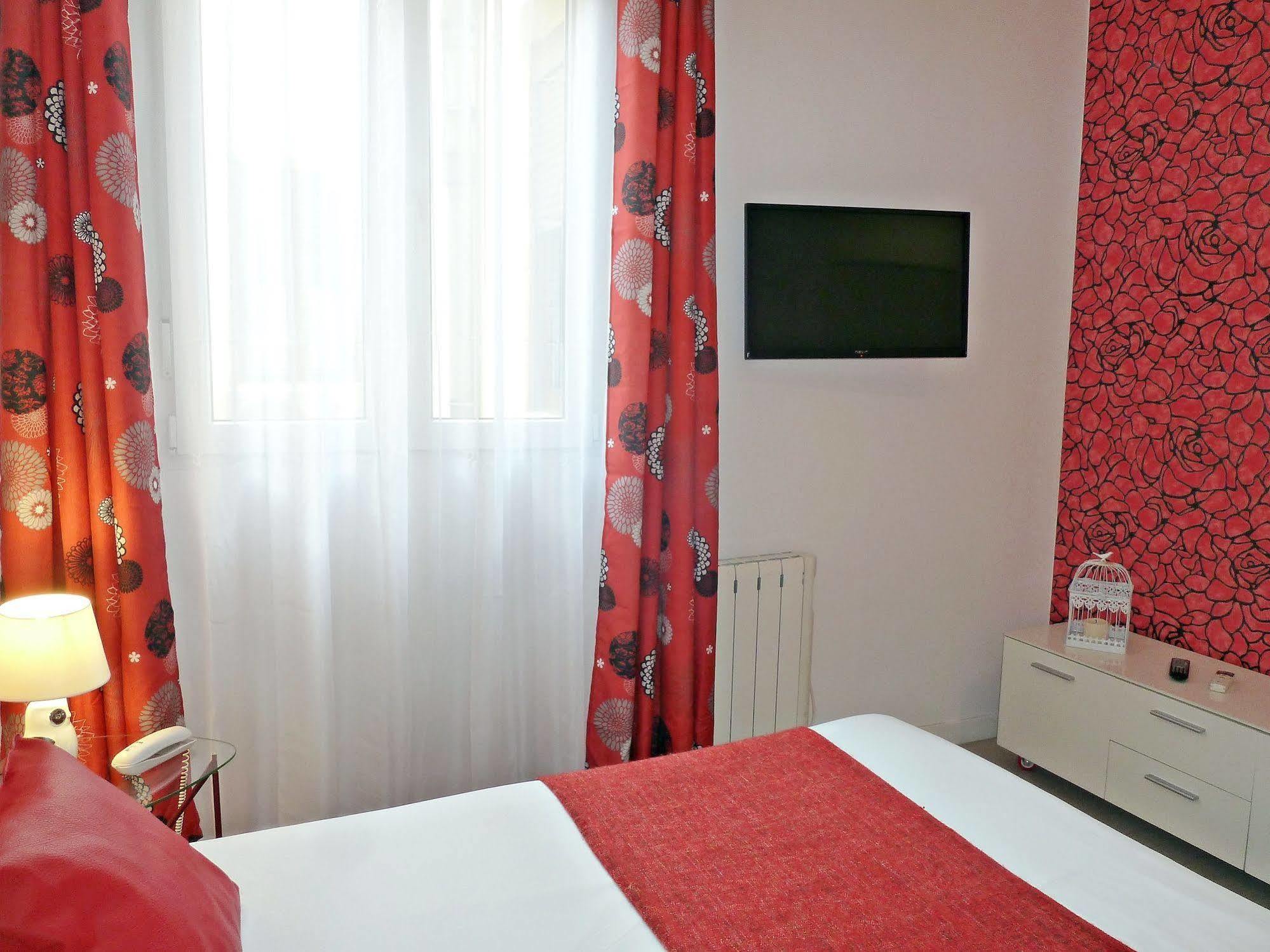 Six Plaza Mayor 4*